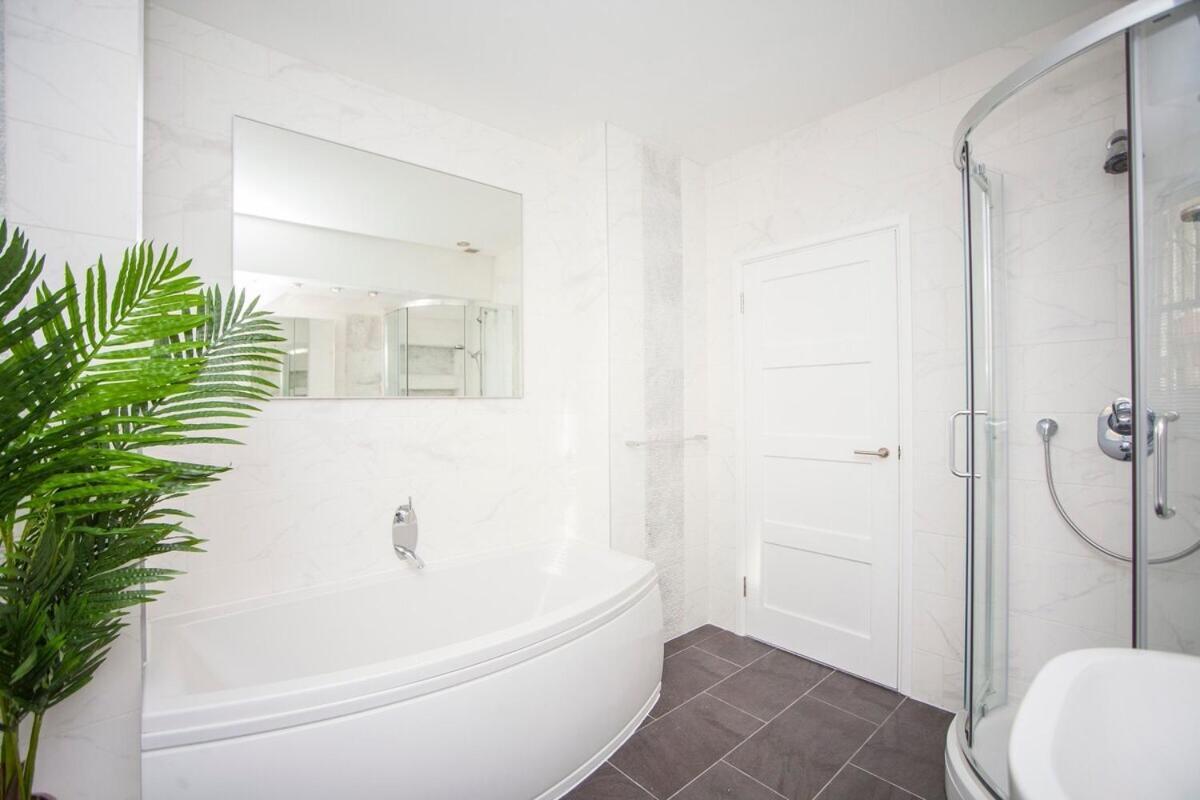 ※ Spacious Georgian Coach House & With Parking Bath Exterior foto